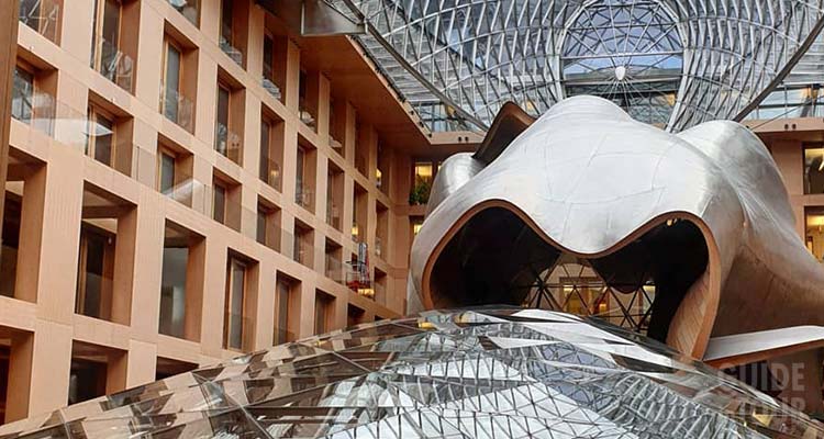 Frank O. Gehry e la sua architettura a Berlio alla Pariser Platz.