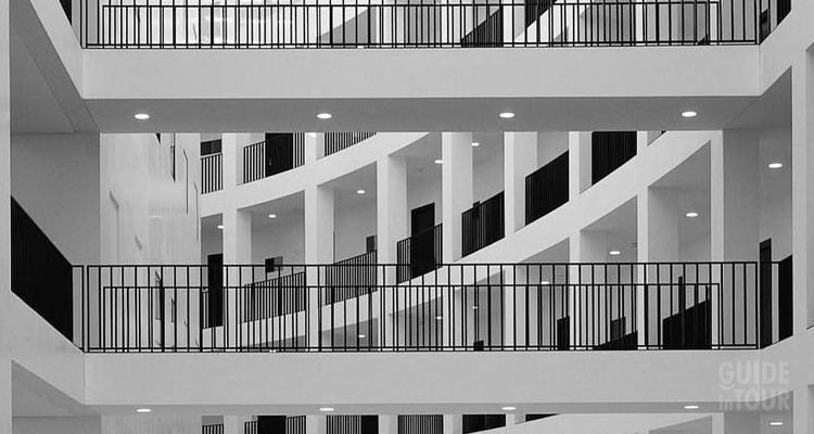 Gli interni della parte moderna di fianco al palazzo Bellevue a Berlino.